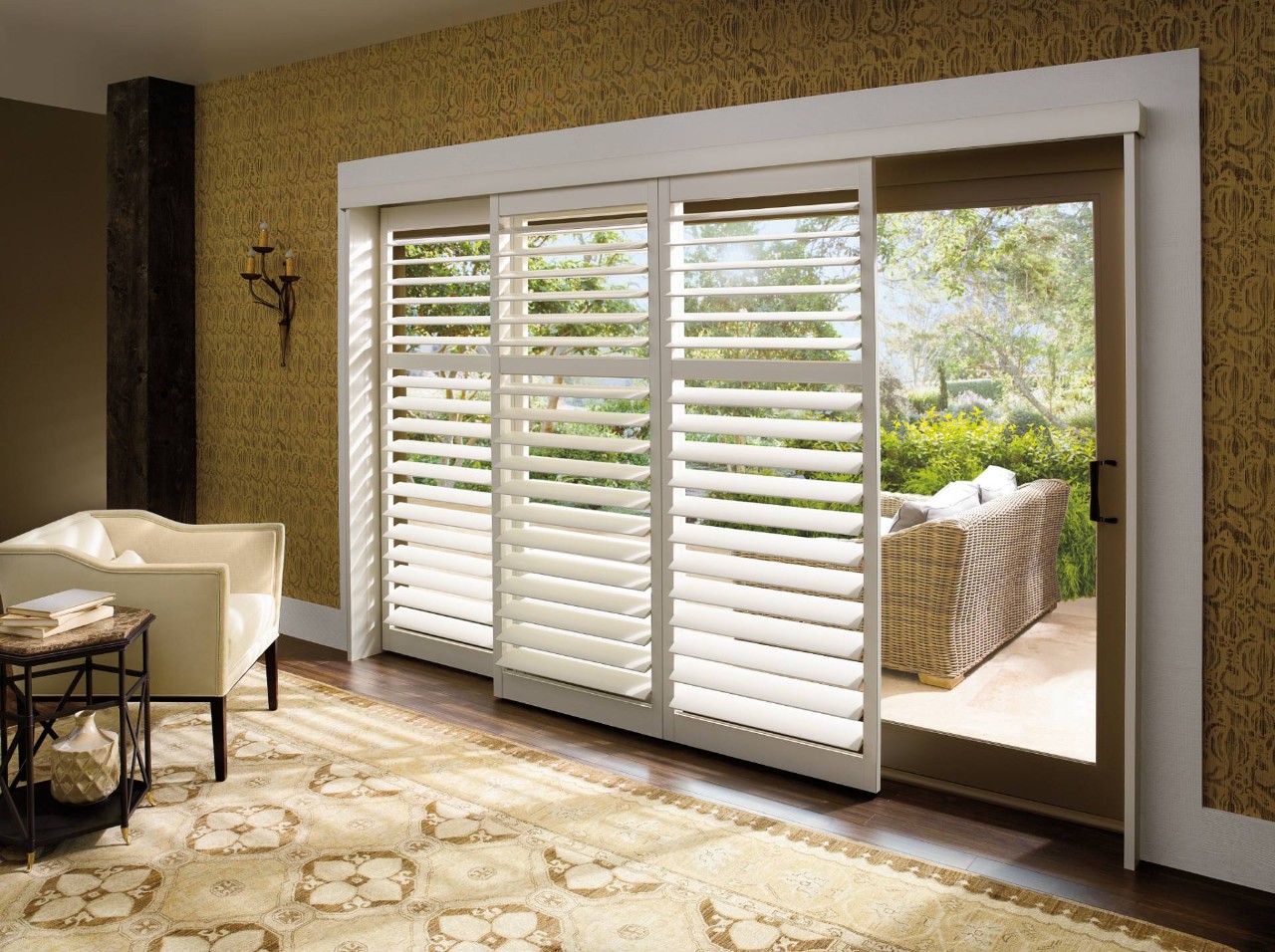 Hunter Douglas Palm Beach™ Polysatin™ Shutters near El Dorado, California (CA)